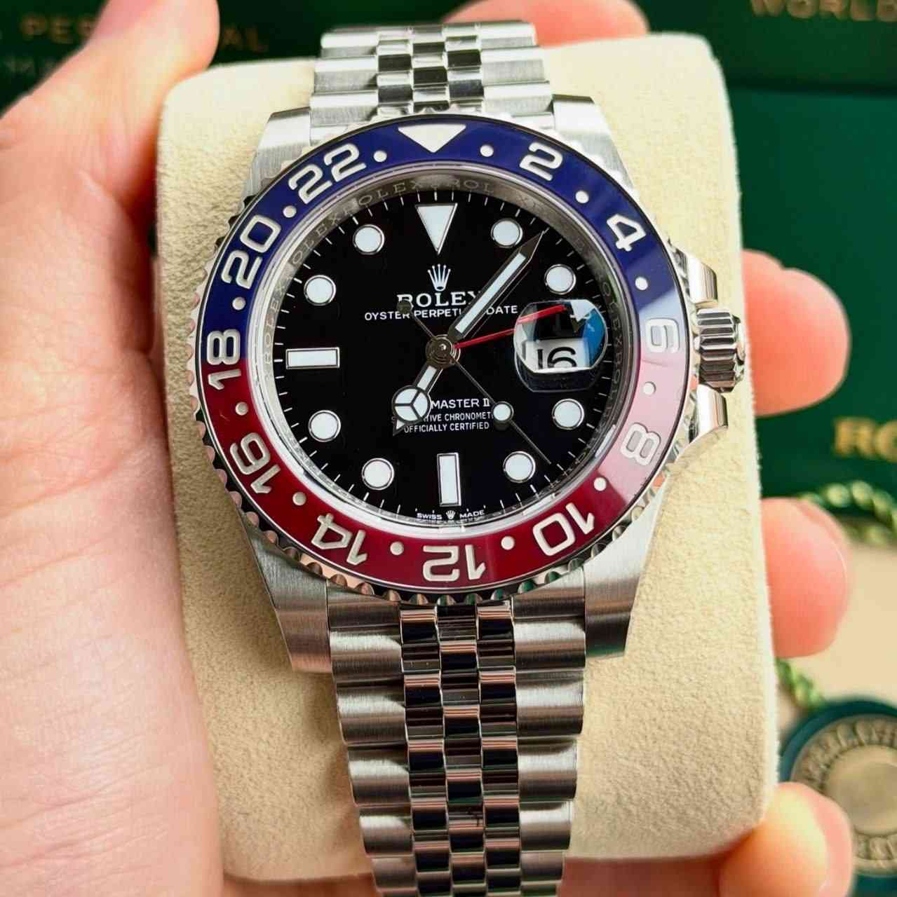 ROLEX GMT-MASTER II PEPSI